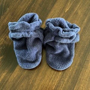 Zutano fleece booties